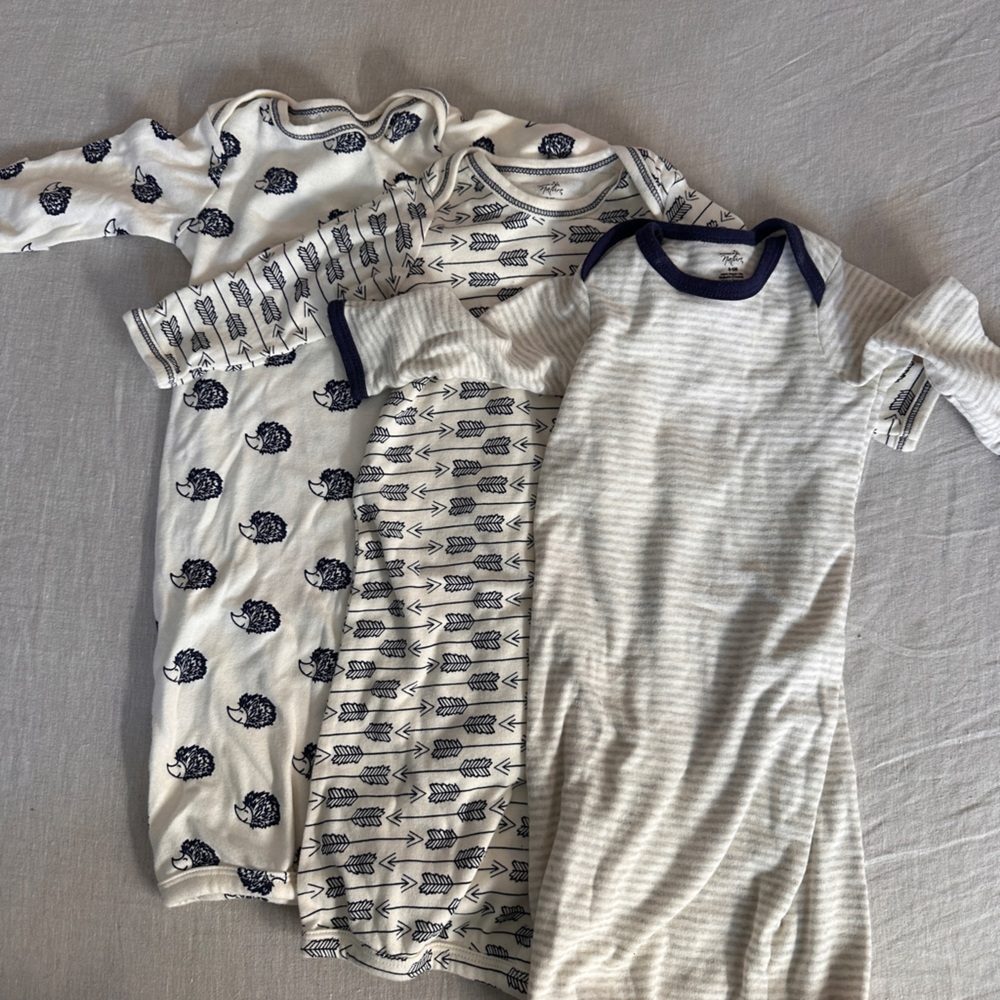 100% Organic Cotton Gowns. Touched by Nature 0-6m. Never worn.